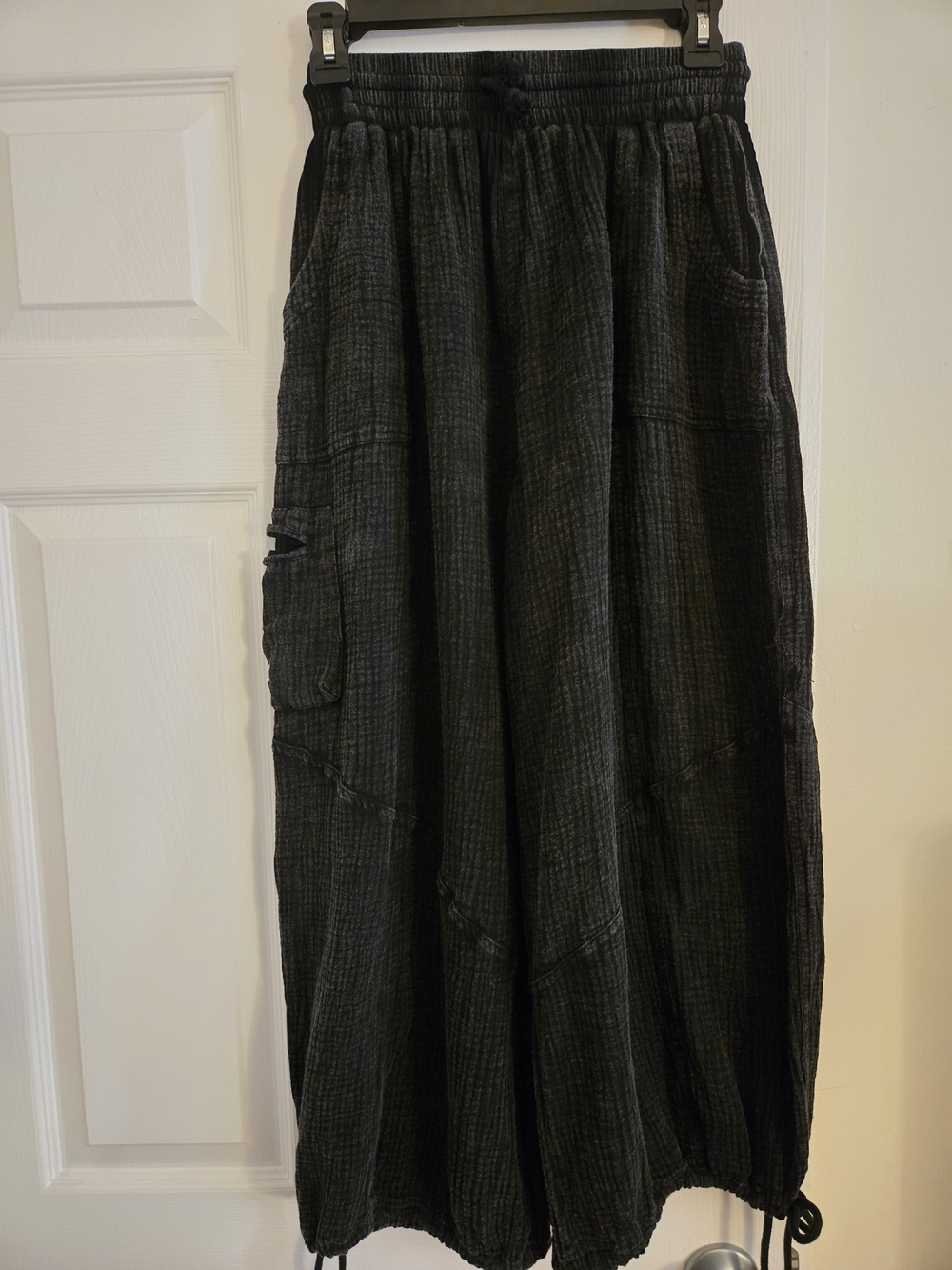 Women's Black Elastic-Waist Casual Pants